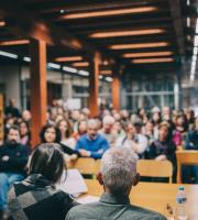 Πλήθος κόσμου στην Βιβλιοπαρουσίαση του Μίλτου Λειβαδίτη, στην Αλεξανδρούπολη