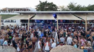 Φωτορεπορτάζ από το dj set του Floyd Lavine στο Ammo - Ammo beach bar