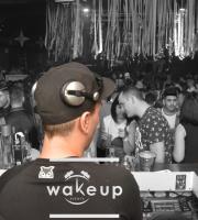 Το 1ο "Wake up event" πάρτι με Junior Pappa στο Studio 54, στις Φέρες