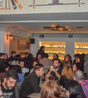 Τρελό ΟΠΕΝΙΝΓΚ πάρτυ στο "Ποτοπωλείο Χυμείο", στον πεζόδρομο ταχυδρομείου