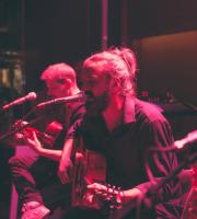 Κατάμεστο το SoHo Absolutely Fabulous με τον Λεωνίδα Μπαλάφα να μαγεύει το κοινό