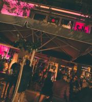 Κατάμεστο το SoHo Absolutely Fabulous με τον Λεωνίδα Μπαλάφα να μαγεύει το κοινό