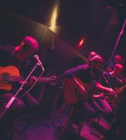 Κατάμεστο το SoHo Absolutely Fabulous με τον Λεωνίδα Μπαλάφα να μαγεύει το κοινό