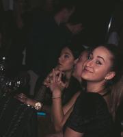 Κατάμεστο το SoHo Absolutely Fabulous με τον Λεωνίδα Μπαλάφα να μαγεύει το κοινό