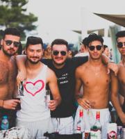Χτύπησε "κόκκινα" το beach party με Dj Angelo & Andrea Athineo στο Yasu beach bar