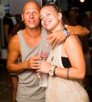 Χτύπησε "κόκκινα" το beach party με Dj Angelo & Andrea Athineo στο Yasu beach bar