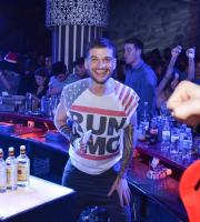 Παρασκευή βράδυ στο Prive Club με χριστουγεννιάτικη διάθεση