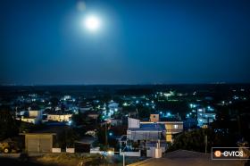 "The full moon of August over the city of Feres" 