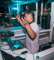 Yacht club: Ατελείωτη διασκέδαση μέχρι πρωίας!