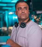 Yacht club: Ατελείωτη διασκέδαση μέχρι πρωίας!