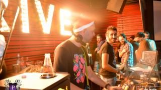 Παρασκευή βράδυ στο Prive Club με χριστουγεννιάτικη διάθεση