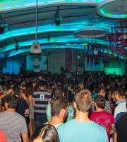 "Γκρεμίστηκε" το Reina Summer Club στο Closing Party του το Σάββατο.