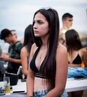 Ο dj Ison σε ένα εκρηκτικό πάρτι με πολύ κέφι στο Yasu beach bar 
