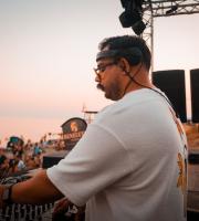 Ο LIVA K ξεσήκωσε την παραλία του Nama Beach Life Experience