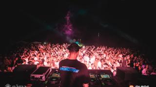 Ο LIVA K ξεσήκωσε την παραλία του Nama Beach Life Experience