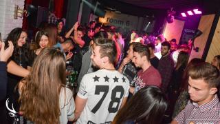 Κυριακή βράδυ με dj Niko Venetsano στο Room 6