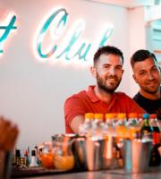 H απόλυτη καλοκαιρινή απόδραση έχει όνομα: Yacht Club.