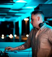 H απόλυτη καλοκαιρινή απόδραση έχει όνομα: Yacht Club.