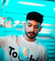 H απόλυτη καλοκαιρινή απόδραση έχει όνομα: Yacht Club.