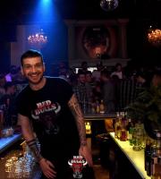 Το εκωφαντικό Bad Bull party της Παρασκευής στο Price Suite club