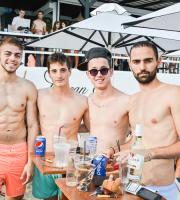Σούπερ Grand Opening πάρτι στο "Ocean 6", στον Άη Γιώργη Μάκρης.