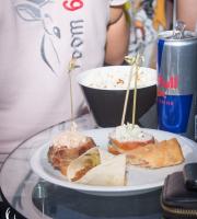 "One Year Anniversary Party" στο Room 6.