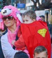 Καρναβαλική παρέλαση Αλεξ/πολης με πολύ κέφι και live ο μοναδικός Πασχάλης!