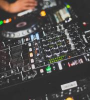 Ο Cj Jeff δοκίμασε τις αντοχές μας στο χορό στο 3ο Music Session του ΝΟΑ