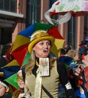 Καρναβαλική παρέλαση Αλεξ/πολης με πολύ κέφι και live ο μοναδικός Πασχάλης!