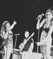 Βανδή - Παπαρίζου μαζί στη σκηνή της Γιορτής Κρασιού 2017 στην Αλεξανδρούπολη