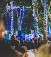 Βανδή - Παπαρίζου μαζί στη σκηνή της Γιορτής Κρασιού 2017 στην Αλεξανδρούπολη