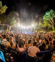 Βανδή - Παπαρίζου μαζί στη σκηνή της Γιορτής Κρασιού 2017 στην Αλεξανδρούπολη