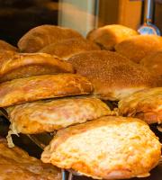 Παραγωγή χειροποίητης μπουγάτσας 