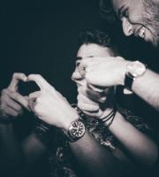 Διασκέδαση μέχρι τελικής πτώσης στο "Greek me up" party του Room 6 