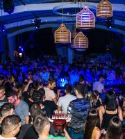 Το "Bad Bulls" κατέβηκε παραλία και ξεσήκωσε το Reina!