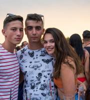 Yasu beach bar: Η νύχτα έγινε... μέρα με το δίδυμο φωτιά Junior Pappa & Antonio