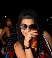 Yasu beach bar: Η νύχτα έγινε... μέρα με το δίδυμο φωτιά Junior Pappa & Antonio