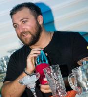 Οι Παρασκευές ανήκουν στο Υacht club!