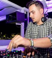 Οι Παρασκευές ανήκουν στο Υacht club!