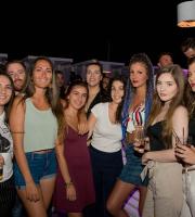 Οι Παρασκευές ανήκουν στο Υacht club!