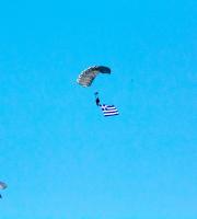 Επίδειξη ρίψης αλεξιπτωτιστών στο αεροδρόμιο Δημόκριτος της Αλεξανδρούπολης