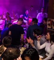 Οι "The Speakeasies Swing Band" επέστρεψαν και χάρισαν μια από τις πιο όμορφες βραδιές στο SoHo