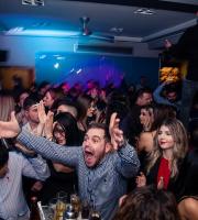 Το αδιαχώρητο επικράτησε στο Πρωτοχρονιάτικο party του ΝΟΑ