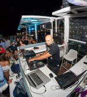 Μια νύχτα "μαγική" ήταν η Παρασκευή με Tsisma στο Υacht club!
