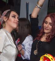 "Χαμός" έγινε στο party μασκέ του ΝΟΑ cafe bar 