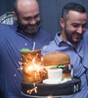 7 χρόνια ΝΟΑ cafe - bar: Πάρτι μέχρι πρωίας στο λιμάνι