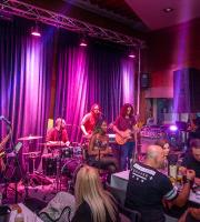 Η εκρηκτική LOVE ITOYA μας ξεσήκωσε το βράδυ της Παρασκευής στο SoHo Absolutely Fabulous!