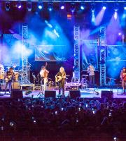 Αποθεώθηκε από χιλιάδες κόσμου ο Γιάννης  Χαρούλης στην Αλεξανδρούπολη