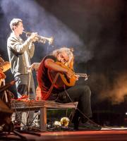 Αποθεώθηκε από χιλιάδες κόσμου ο Γιάννης  Χαρούλης στην Αλεξανδρούπολη