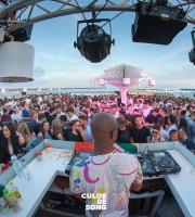 Φωτορεπορτάζ από το επικό πάρτυ με τον Culoe De Song στο Yacht Club